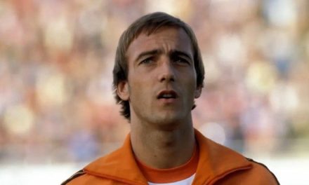 Fallece Johan Neeskens, leyenda del fútbol neerlandés y del Barcelona, a los 73 años