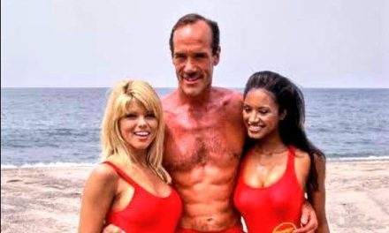Fallece Michael Newman, estrella de ‘Baywatch’, a los 67 años tras larga lucha contra el Parkinson