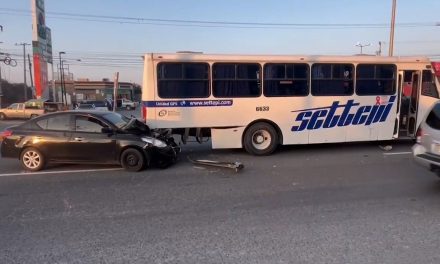 Ocurrió un fuerte choque por alcance en Saltillo