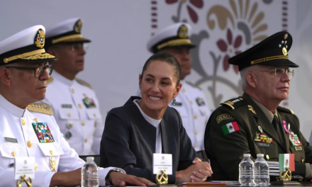 Alista Sedena conmemoración del bicentenario de la República en el Zócalo de CDMX