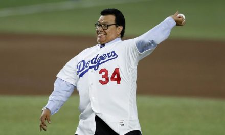 Fernando Valenzuela reaparece entrevista tras problemas de salud