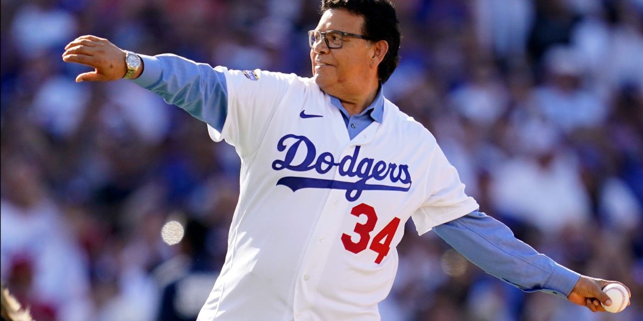 Fernando Valenzuela es hospitalizado en Estados Unidos
