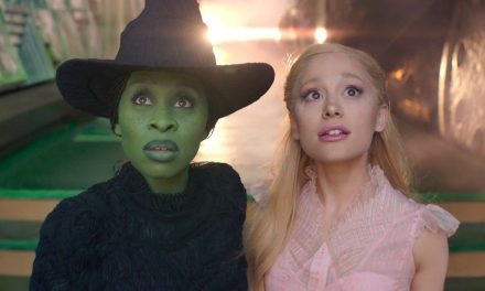 Ariana Grande llega a México para promocionar ‘Wicked’