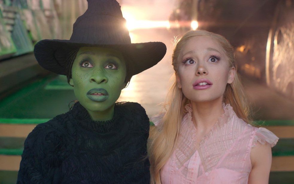 Ariana Grande llega a México para promocionar ‘Wicked’