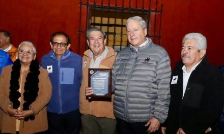Reconoce Museo de la Angostura a Chema Fraustro