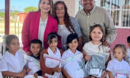 Sigue entrega de uniformes y calzado en la zona rural