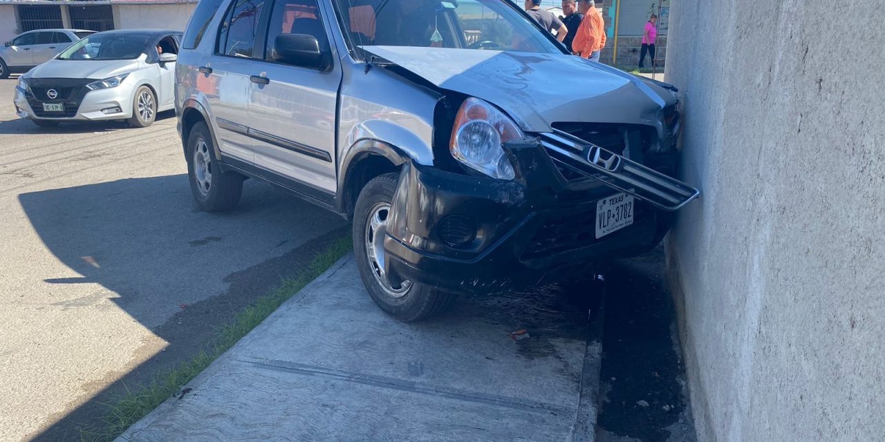 Choque en Nueva Rosita deja familia lesionada