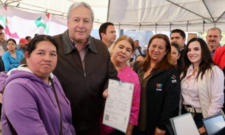 Chema Fraustro lleva servicios a la colonia Los Manantiales