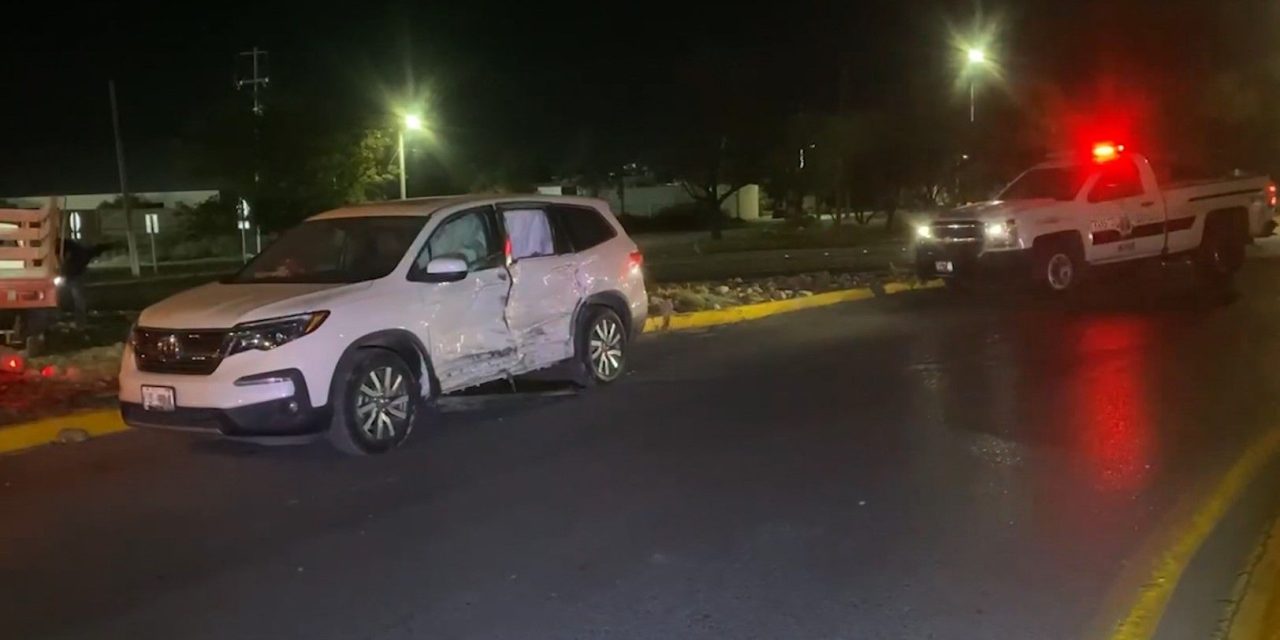 Se registra choque en V. Carranza durante la noche