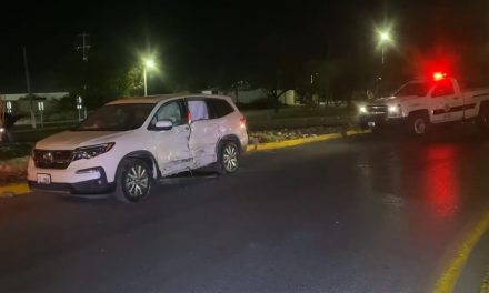 Se registra choque en V. Carranza durante la noche