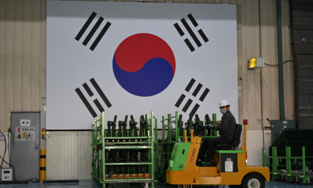 Corea del Sur expresa preocupación por aranceles de Trump a México