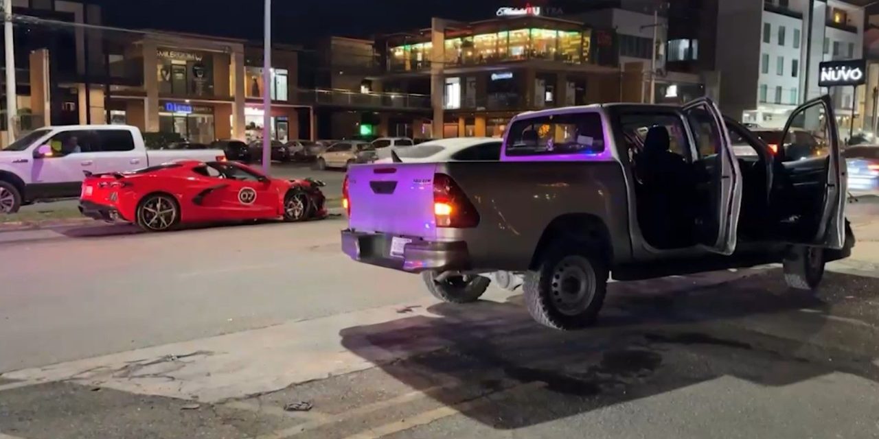 Le quitan derecho de paso y destruye su auto deportivo al norte de Saltillo