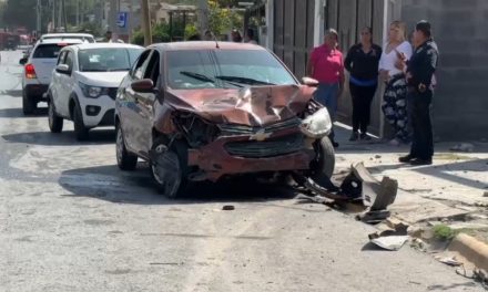 Dos lesionadas en accidente en Saltillo