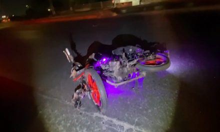 Dos menores terminan heridos tras accidente de moto en Saltillo