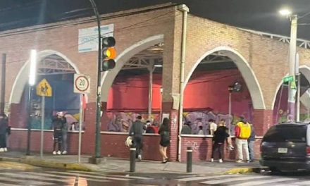Intoxicación masiva en fiesta de Halloween en Iztapalapa por consumo de ‘aguas locas’