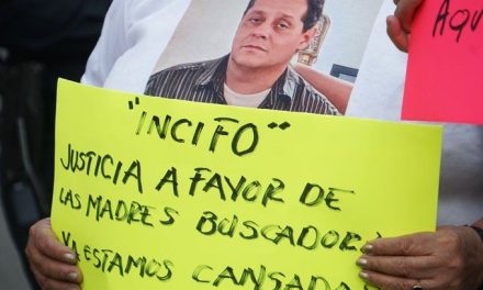 Madre encuentra a su hijo desaparecido tres años después… había sido donado al IPN
