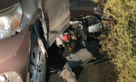 Mujer arrolla a motociclista en Saltillo