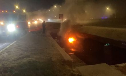 Queman basura en coladeras de Saltillo