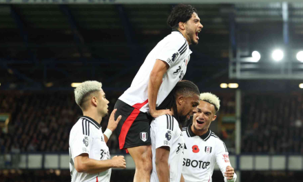 Raúl Jiménez asiste en victoria del Fulham sobre Crystal Palace en la Premier League
