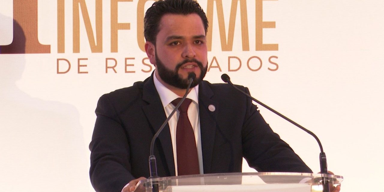 Rinde Alberto Hurtado informe legislativo