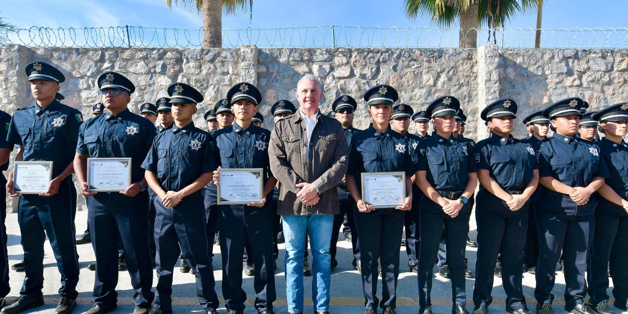 Román Cepeda preside graduación de la tercera generación de la Academia de Policía