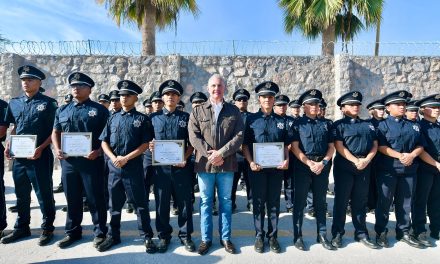 Román Cepeda preside graduación de la tercera generación de la Academia de Policía