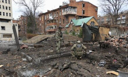 Rusia lanza ataque récord con drones sobre Ucrania mientras intensifica su avance en Donetsk