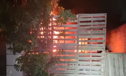 Cortocircuito provoca incendio en Monclova