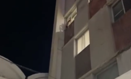 Paciente intenta lanzarse de segundo piso en Monclova