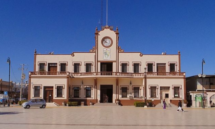 Pagan a trabajadores el Municipio de San Juan de Sabinas cinco quincenas atrasadas