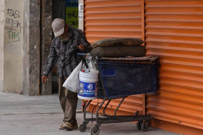 Encuentra DIF a 50 adultos mayores en total abandono en la región Centro