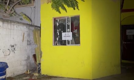 Revienta FGR casa en Monclova por presunta venta de droga
