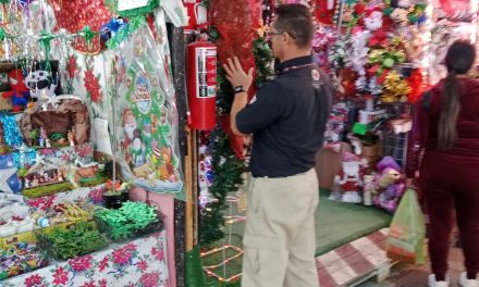 Supervisa PC y Bomberos el Mercadito Navideño