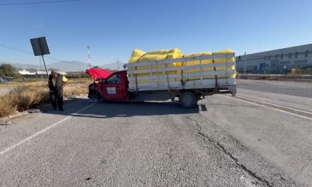 Accidente en la carretera antigua a Monclova deja solamente daños materiales