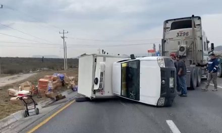 Accidente en la carretera Monterrey-Saltillo provoca volcadura de camioneta
