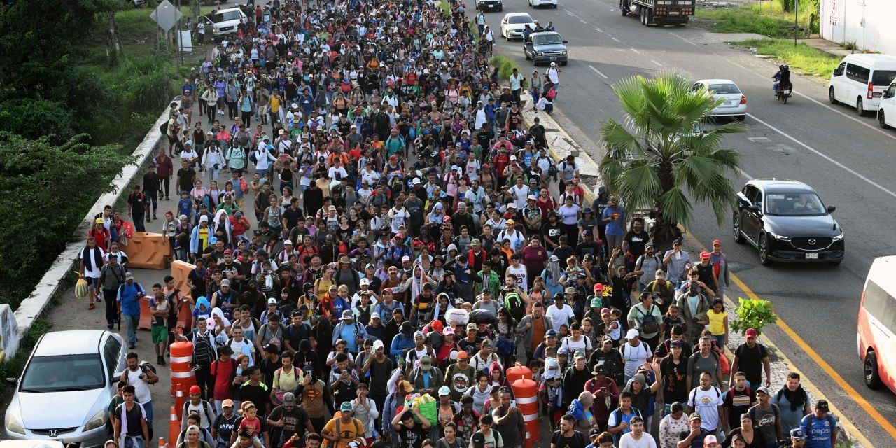 Nueva caravana migrante parte de Tapachula rumbo a Estados Unidos