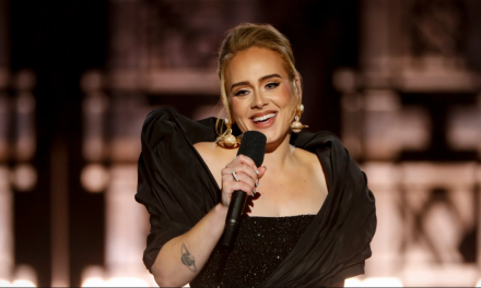 Adele enfrenta denuncia de plagio y prohíben su canción “Million Years Ago”