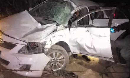 Familia regiomontana sufre volcadura sobre la carretera Saltillo-Torreón