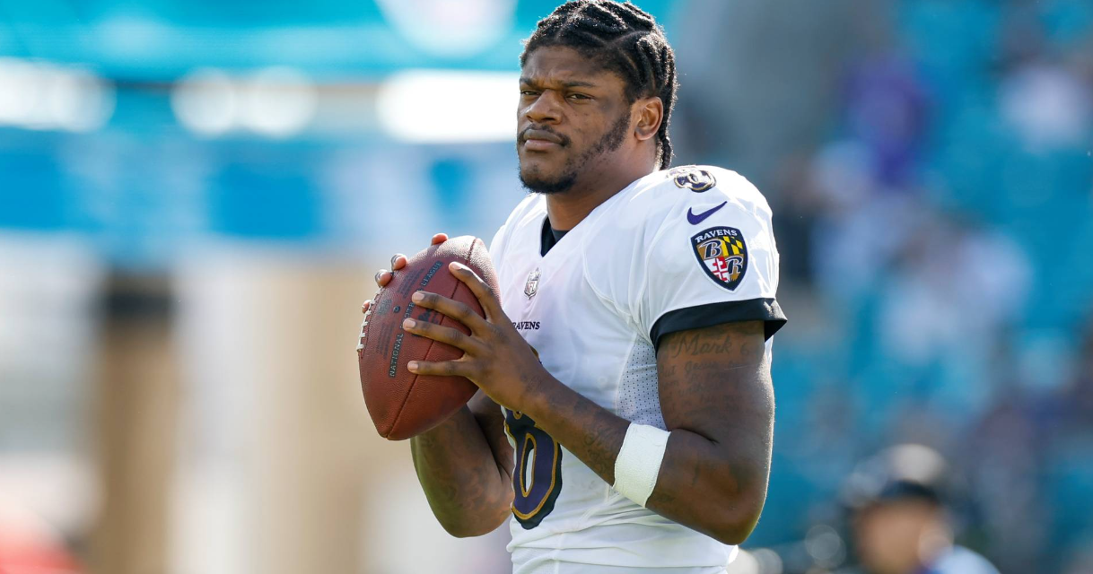 Lamar Jackson rompe récord de yardas terrestres para Quarterbacks