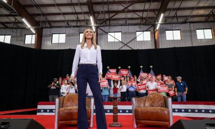 Lara Trump descarta aspirar al Senado por Florida, pero promete un anuncio político en 2024