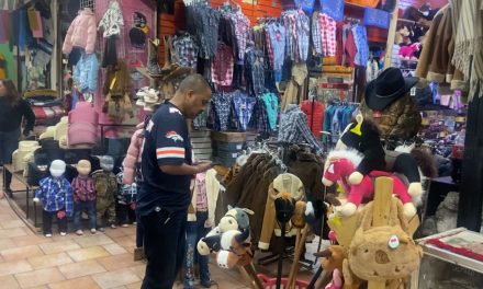 Locatarios del Mercado Juárez se reponen