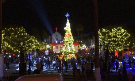 Más de 500 mil luces iluminan la Plaza de Armas de Ramos Arizpe