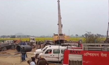 Niña de 3 años se encuentra atrapada en un pozo desde el lunes en la India