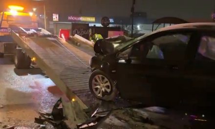 Hombre se estrella contra base del puente en V. Carranza