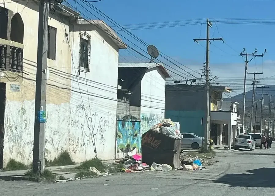 Apuntan vecinos del sur de Monclova problemas de recolección de basura