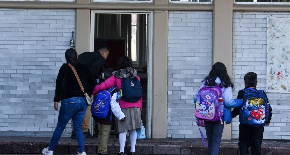 Alumnos regresan a clases hasta el jueves