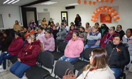 Conmemoran el ‘Día Naranja’ con plática en empresa en la Laguna