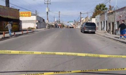 Cierran circulación por reparación de tuberías de gas en Piedras Negras