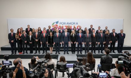Da a conocer Javier Díaz a su gabinete completo