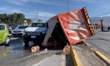 Accidente en Valdez Sánchez deja a conductor herido y daños materiales